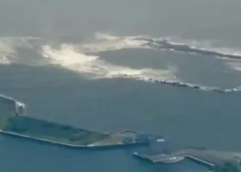 More nations issue tsunami warnings as powerful earthquake hits Russia’s Kamchatka