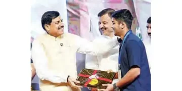 25,000 rupees each transferred to the bank accounts of 94,000 students for laptops