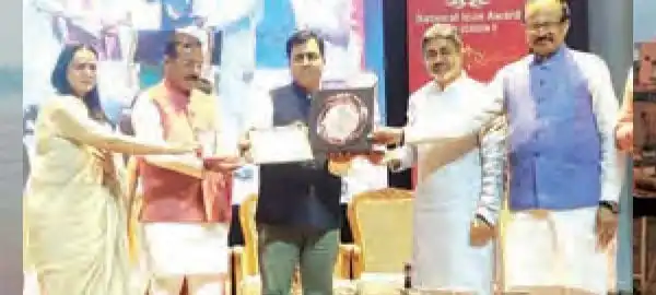 National Icon Award to Prayagraj's 'Blood Man' Dr. Rajiv Mishra