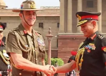Australian Army Chief receives ceremonial guard of honour