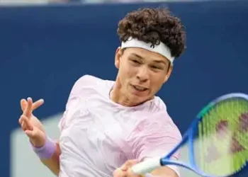 Shelton scores 100th tour-level victory