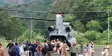IAF Chinooks airlift 135 Manimahesh devotees to safety