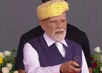 PM Modi inaugurates development projects in Gujarat