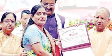 Chief Minister Yogi gave a gift to 4 lakh Anganwadi workers.