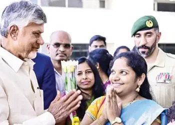 CM Naidu visits BAPS Hindu Mandir