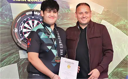 Steve Brown, Founder Chairman of JDC with Youth National Champion Aryaveer Chokhani.