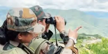These army girls attack enemies and smugglers in the blink of an eye.