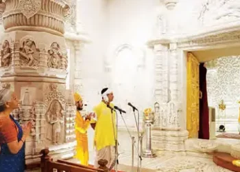 Nirmala performed the aarti of Ram Lalla and was moved by the grandeur.