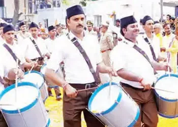 RSS uniformed men marched to Ram Mandir
