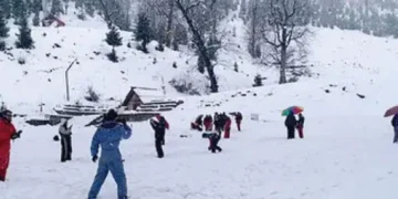Cold weather will persist until March, with heavy snowfall in the mountains.
