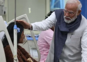 PM Modi meets survivors of Delhi blast at LNJP Hospital