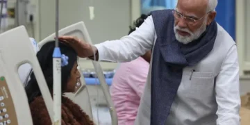 PM Modi meets survivors of Delhi blast at LNJP Hospital