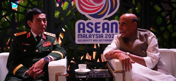 Rajnath meets Vietnamese Defence Minister Van Giang
