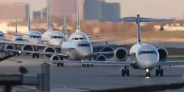 Shutdown hits air travel