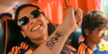 Smriti joins Harmanpreet in getting World Cup trophy inked on forearm