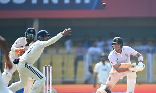 Stubbs' 94, helps South Africa set India target of 549 runs