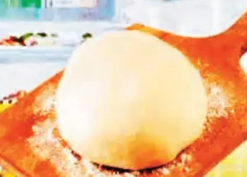 Flour rotis kept in the refrigerator for a long time are not nutritious but cause diseases.