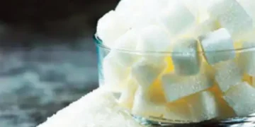 Eating natural sweeteners can also harm gut health