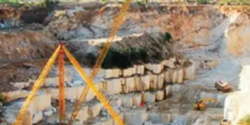 Mining banned within one kilometer of national parks and sanctuaries