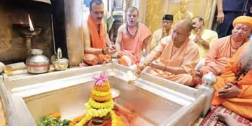 CM Yogi visited Vishwanath Dham and Baba Kalbhairav.