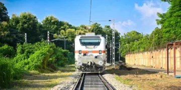 Railways using 898 MW solar power at 2,626 stations