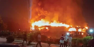 Tourists among 25 killed in massive fire at Goa club
