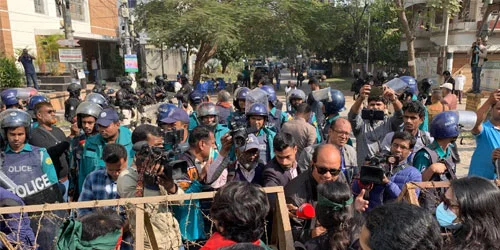 Violence near Indian mission in Chittagong leaves four injured