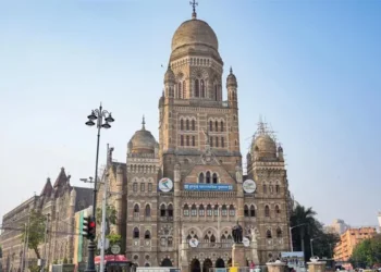 BJP-led alliance takes early lead in BMC elections