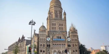 BJP-led alliance takes early lead in BMC elections