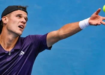 Mensik beats Baez to clinch Auckland crow