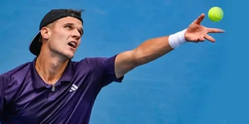 Mensik beats Baez to clinch Auckland crow