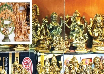 Even foreigners are crazy about the brass and copper artefacts of Kashi.