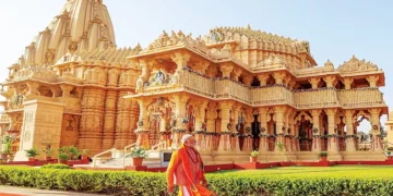 PM Modi appeals to connect with the nation, shares rare photos from 2001