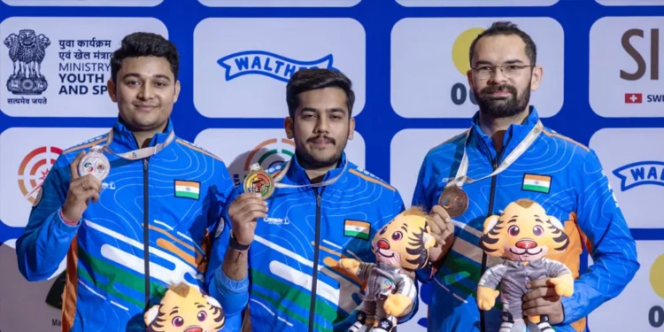 Aishwary leads Indian sweep in Asian Championships