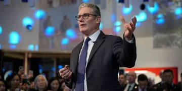 China lifts restrictions on British lawmakers