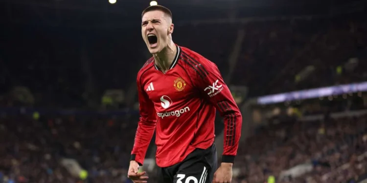 Manchester United Beat Everton 1-0, Go Fourth