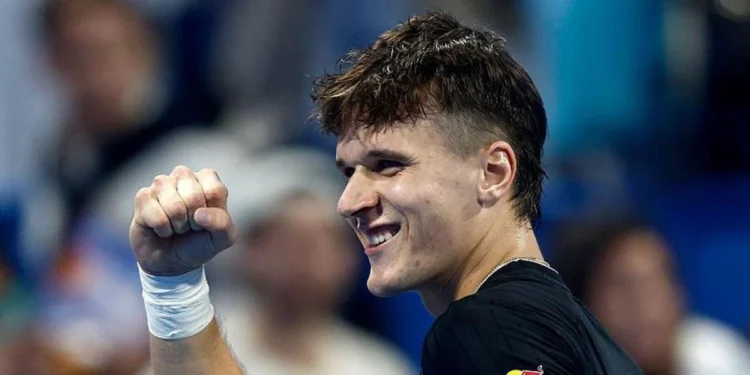 Mensik upsets Sinner in Qatar Open