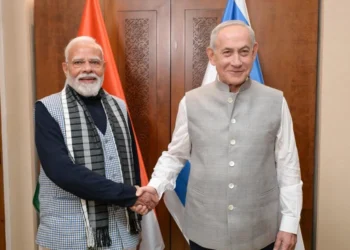 PM Modi lauds Netanyahu for wearing Indian attire