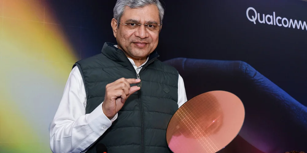 Vaishnaw unveils 2–nanometre Qualcomm chip