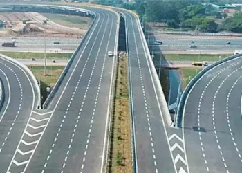 The Green Expressway will reduce the Delhi-Chennai journey to just 12 hours, saving 15 hours of travel time.