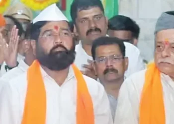 Eknath Shinde visited the Muslim shrine and Hindu temple at Malangad.