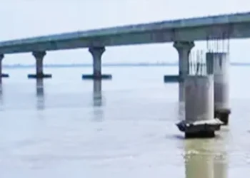 A four-lane bridge, over 3 km long, will be built over the Ganges in Prayagraj.