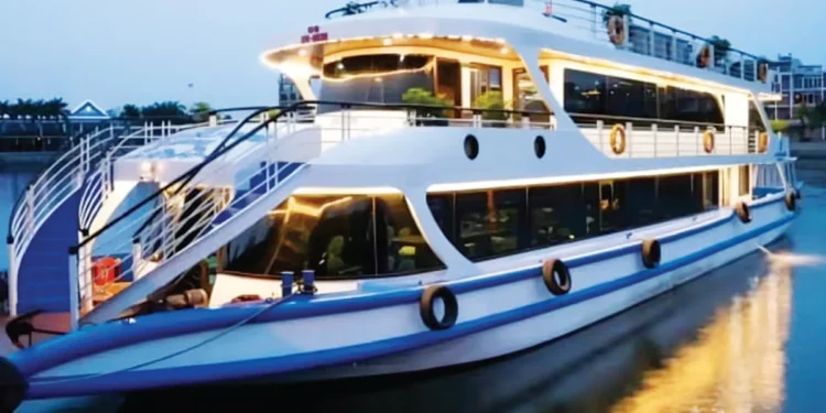 लखनऊ की गोमती नदी में उतरेगा लग्जरी टूरिस्ट क्रूज