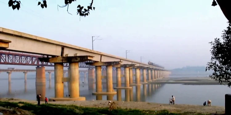 अब पांटून पुल बनने के बाद ही बंद होगा घाघरा संजय सेतु