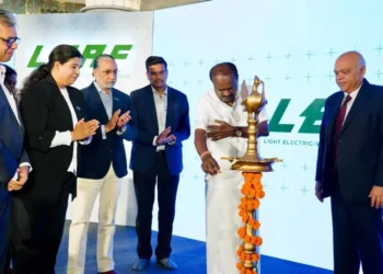 Govt launches ‘LEAF’ to boost EV charging