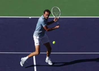 Medvedev ends Alcaraz’s unbeaten run