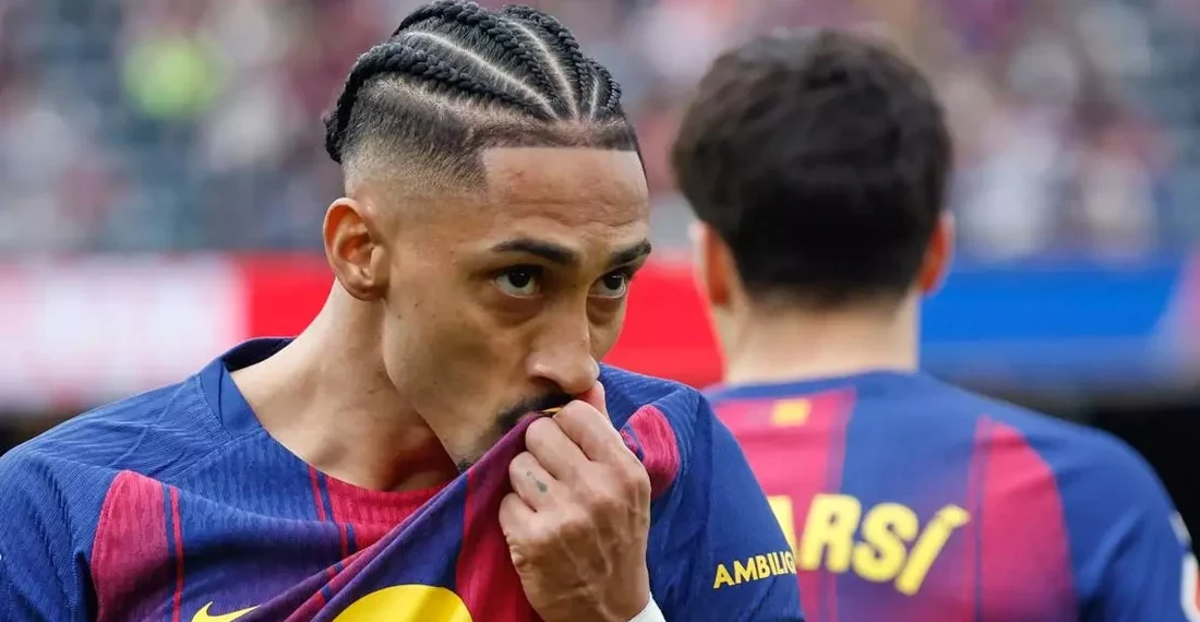 Raphinha helps Barcelona down Sevilla