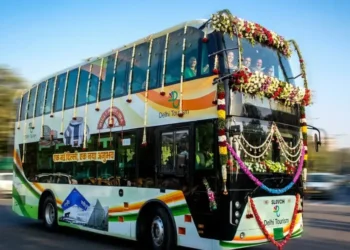 डबल डेकर बस