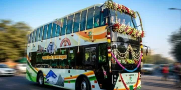डबल डेकर बस