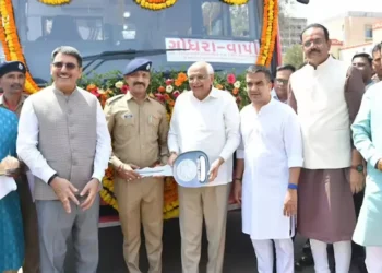 गुजरात में सभी 182 विधानसभा क्षेत्रों के लिए नई बसों का शुभारंभ